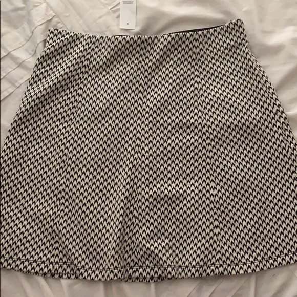 Dresses & Skirts - Skirt LOFT size M herringbone/chevron a line